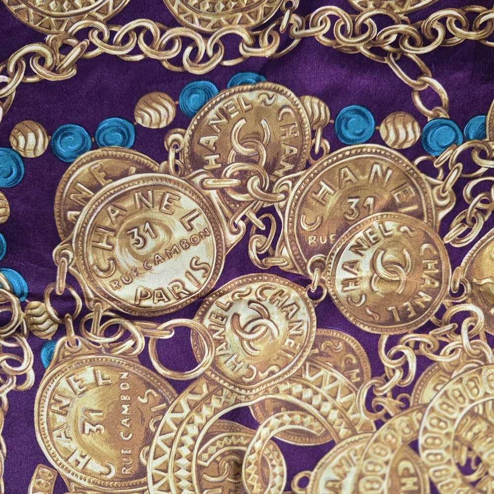 Vintage CHANEL burgundy silk scarf featuring gold chain medallion print motif 34 - Picture 4 of 10